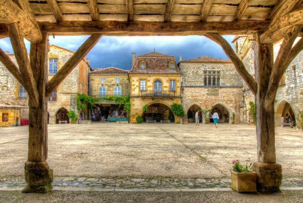 Monpazier dans les villages autour de Bergerac