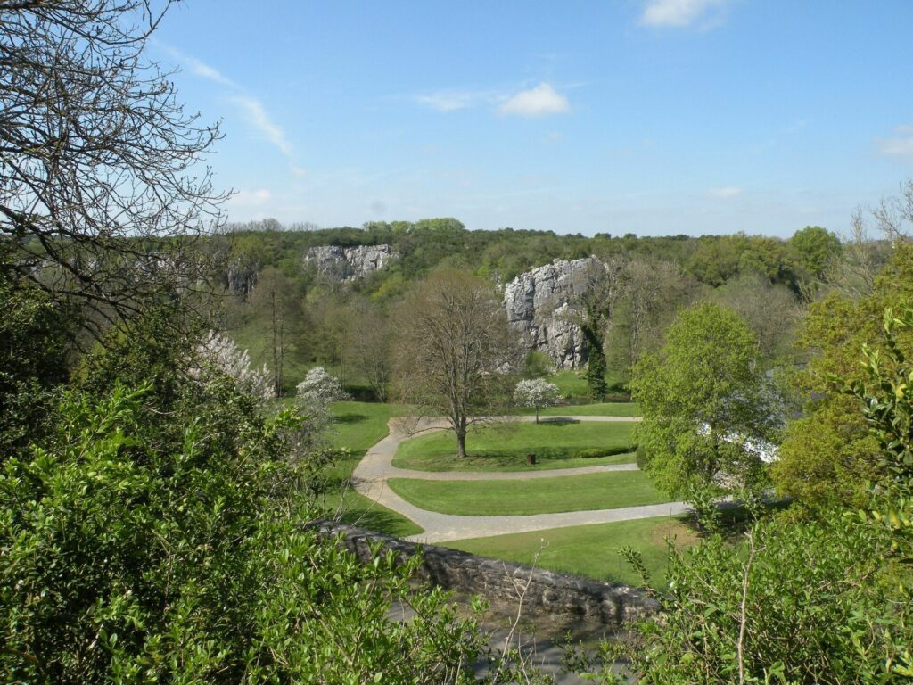 le parc des grottes de Saulges