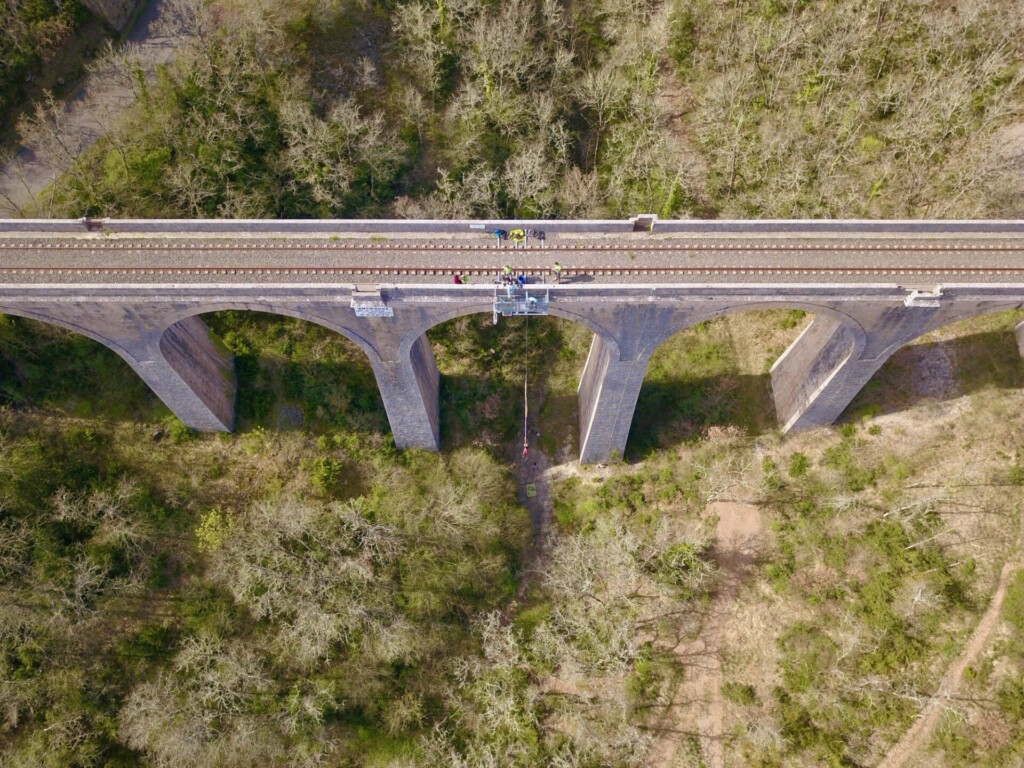 Saut elastique viaduc Sainte Eulalie de Cernon autour de Millau