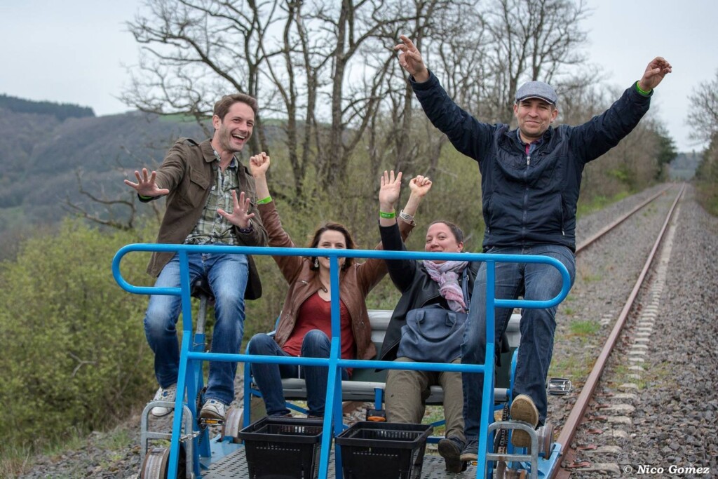 Vélorail du Larzac entre amis près de Millau en Aveyron