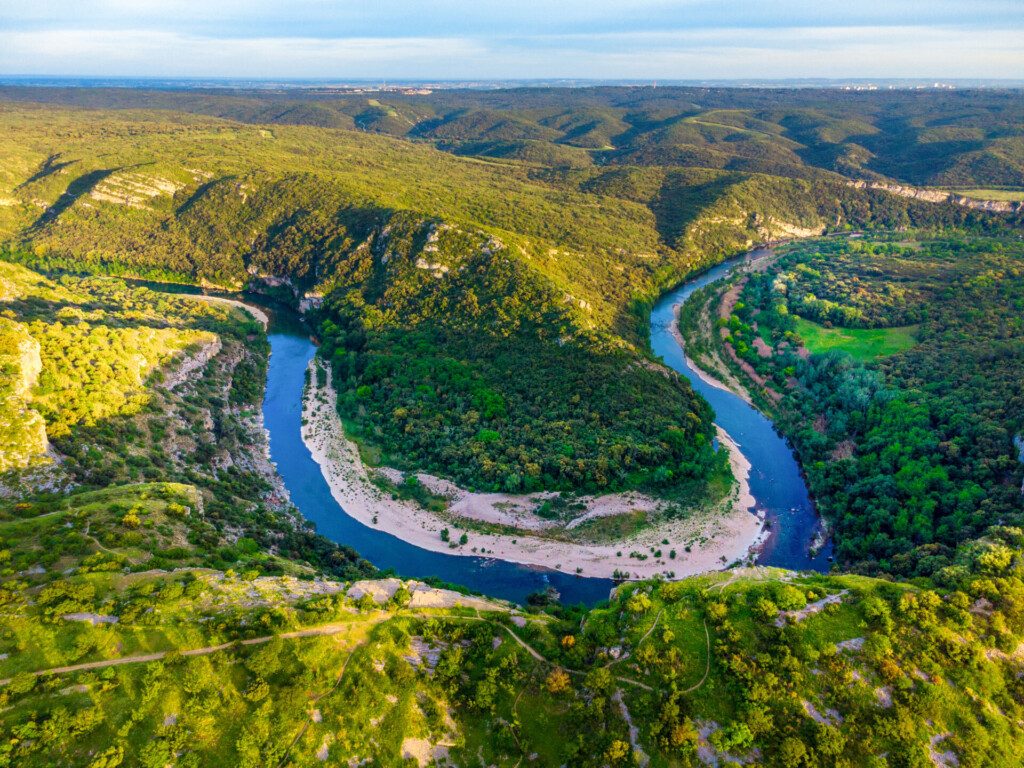 Point de vue sur les méandres du Gardon depuis le Castellas