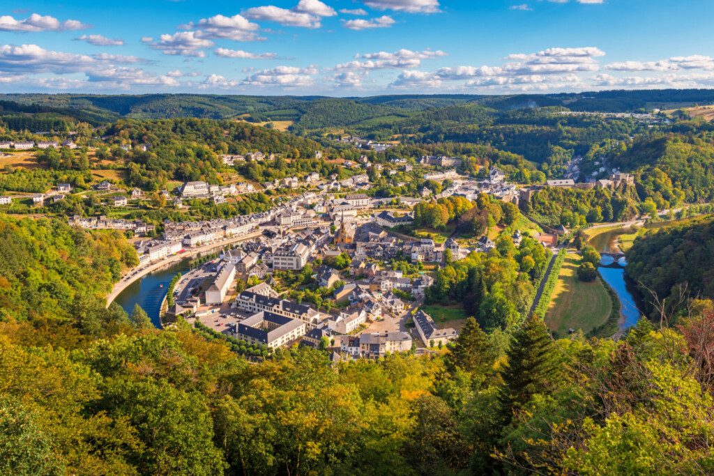 La petite ville de Bouillon dans les Ardennes belges