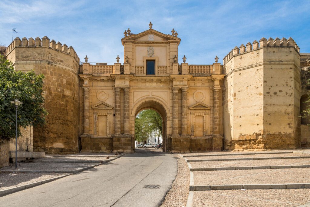 La porte de Cordoue à Carmona, dans les alentours de Séville