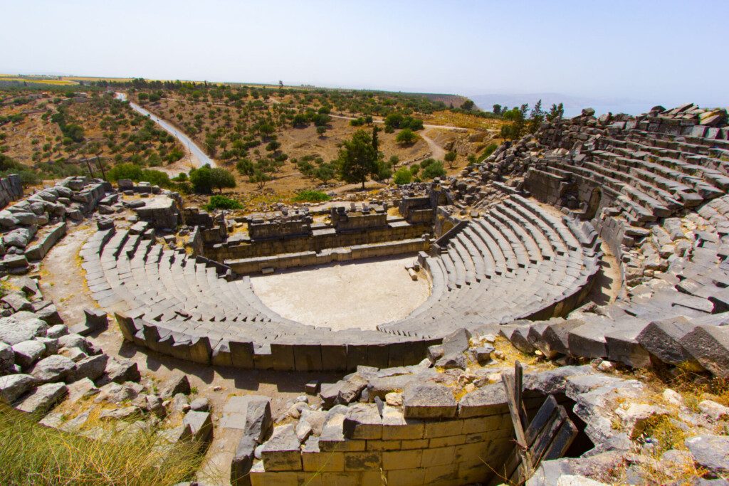 Le théâtre en basalte noir d'Umm Qais à voir en Jordanie