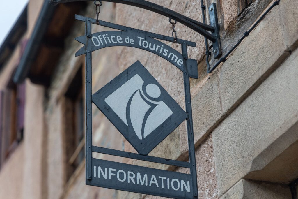 L'Agent de développement touristique est en liaison avec les OT