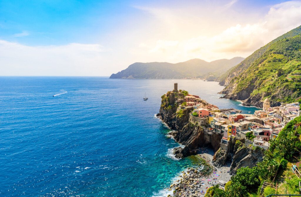 Vue sur Vernazza et le parc national des Cinque Terre