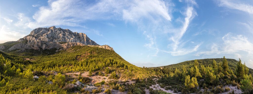 La Montagne Sainte-Victoire près d'Aix-en-Provence