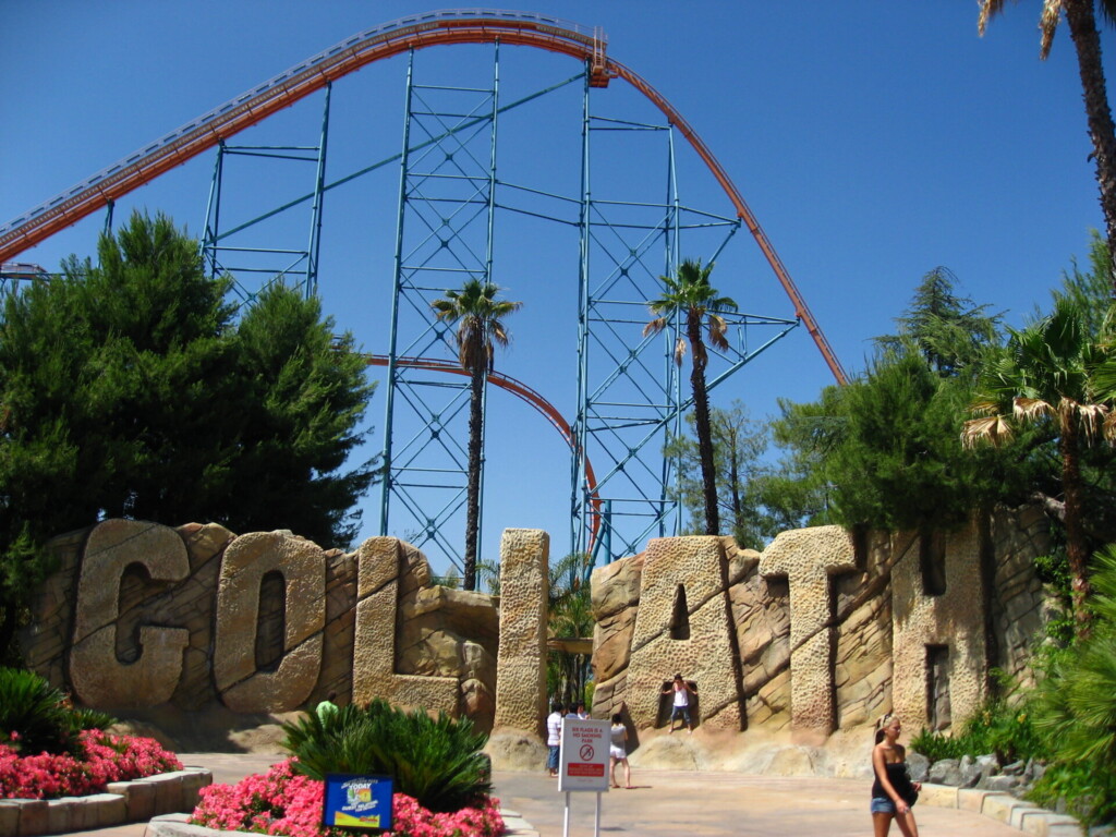 Six Flags Magic Mountain Goliath autour Los Angeles