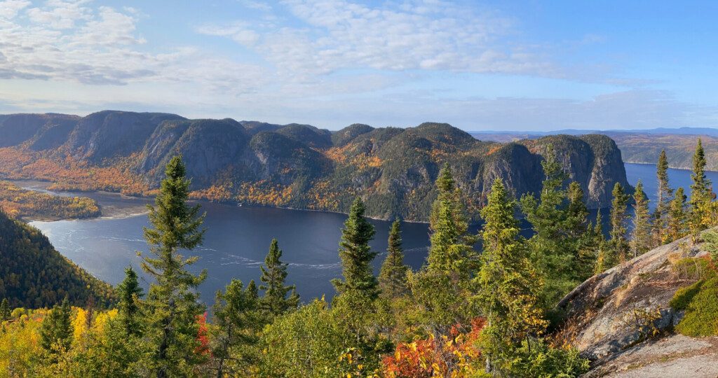 Vue panoramique du fjord du Saguenay au Québec