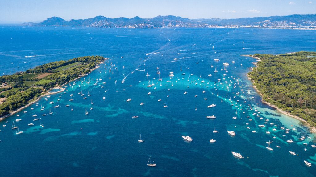 Iles de Lérins : chenal entre Saint-Honorat et Sainte-Marguerite