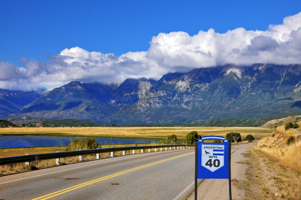 La Route 40 traverse l'Argentine et la Patagonie