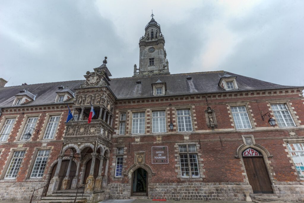 Le beffroi de Hesdin, classé UNESCO - autour de Touquet