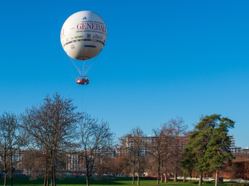 Le ballon Generali de Paris dans le parc André Citroën, 15ème arrondissement, Paris, France