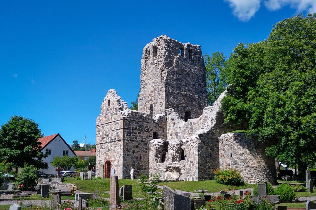 Ruines de l'église Saint-Olof à Sigtuna, Suède
