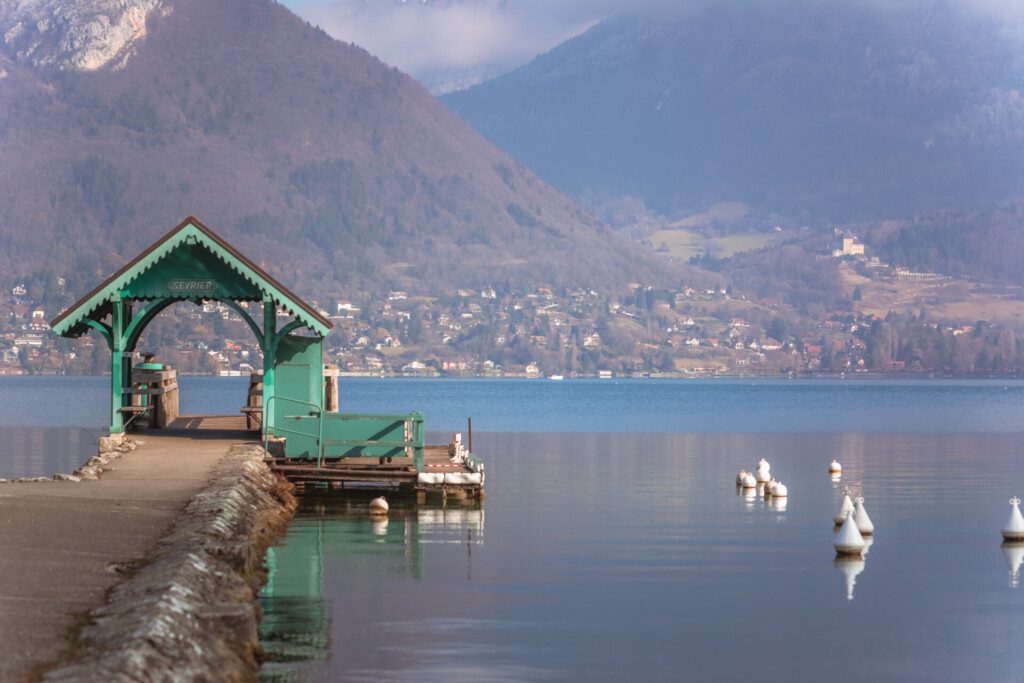 Un joli ponton à Sevrier sur le lac d'Annecy