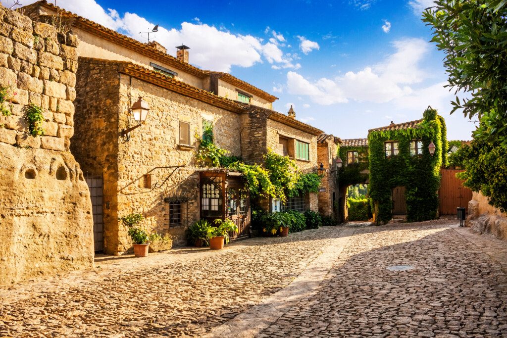 Le village médiévale de Peratallada, dans les environs de Tossa de Mar