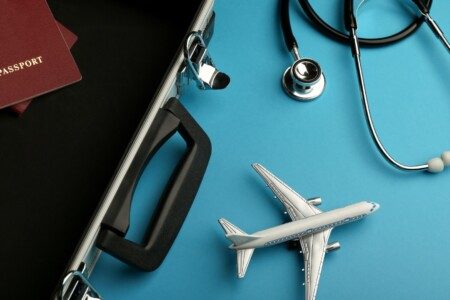 Pourquoi l’assurance rapatriement est indispensable pour voyager en toute sérénité