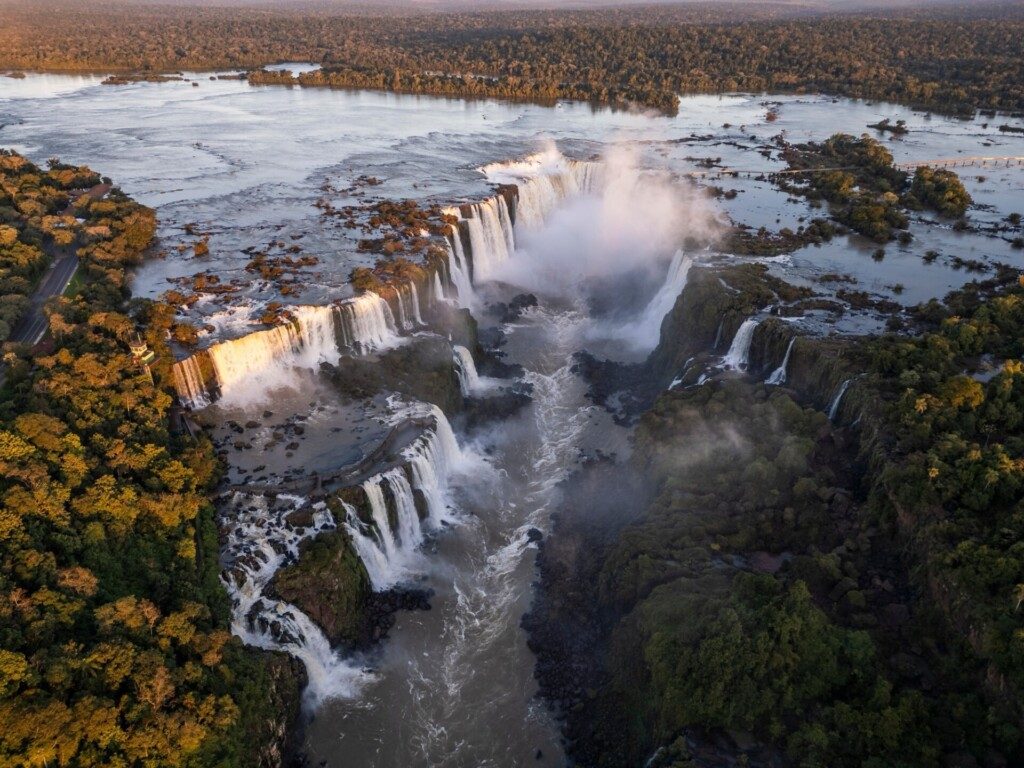 Vue aérienne des chutes d’Iguazù