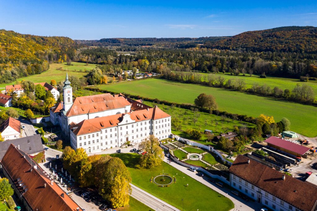 Vue aérienne du Kloster Schäftlarn, autour de Munich