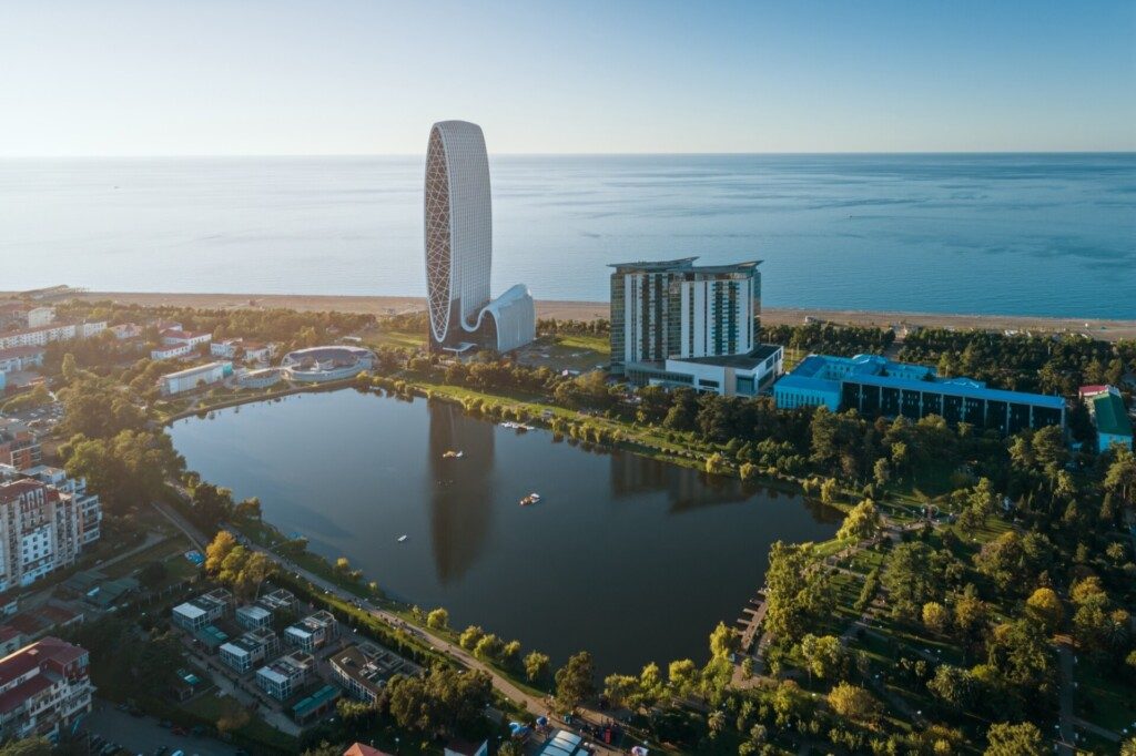 Le lac Nouri près du littoral, Batoumi, Géorgie