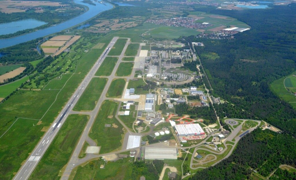 Vue aérienne de l'Aéroport de Baden-Baden / Karlsruhe