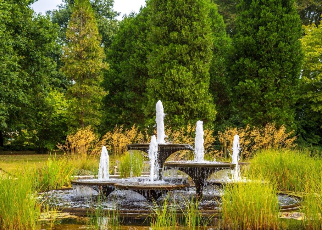Fontaine dans le jardin botanique de l’université de Cambridge