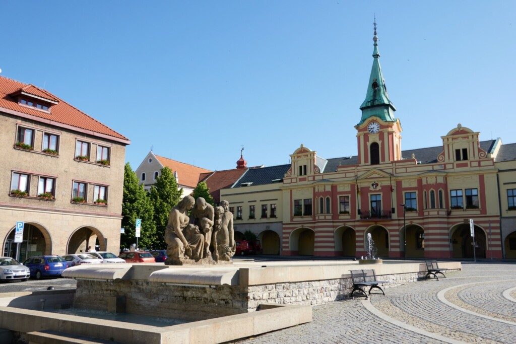 Le centre historique de Mělník, vers Prague