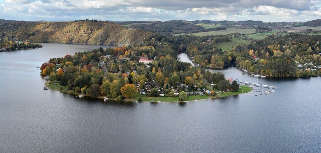 Le lac de Slapy sur la rivière Vltava, autour de Prague