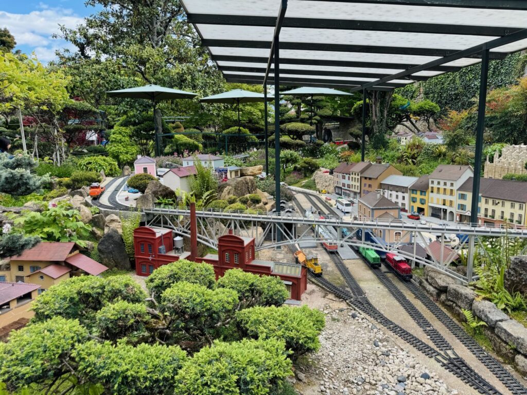 Le Jardin Ferroviaire à Chatte, autour de Hauterives © leszed