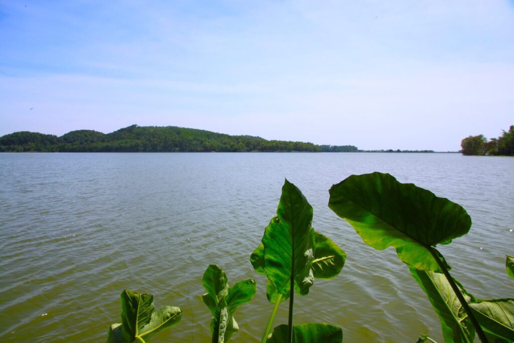 Le lac de Ho Dong Quan près de Hanoï