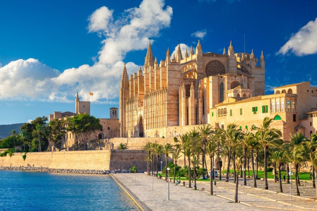 La cathédrale Santa Maria de Palma et le Parc del Mar à proximité, Majorque