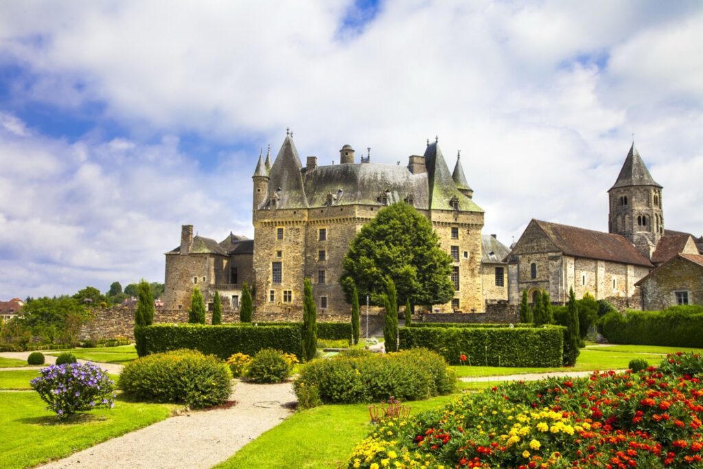 Le Château de Jumilhac et ses Jardins dans le Périgord