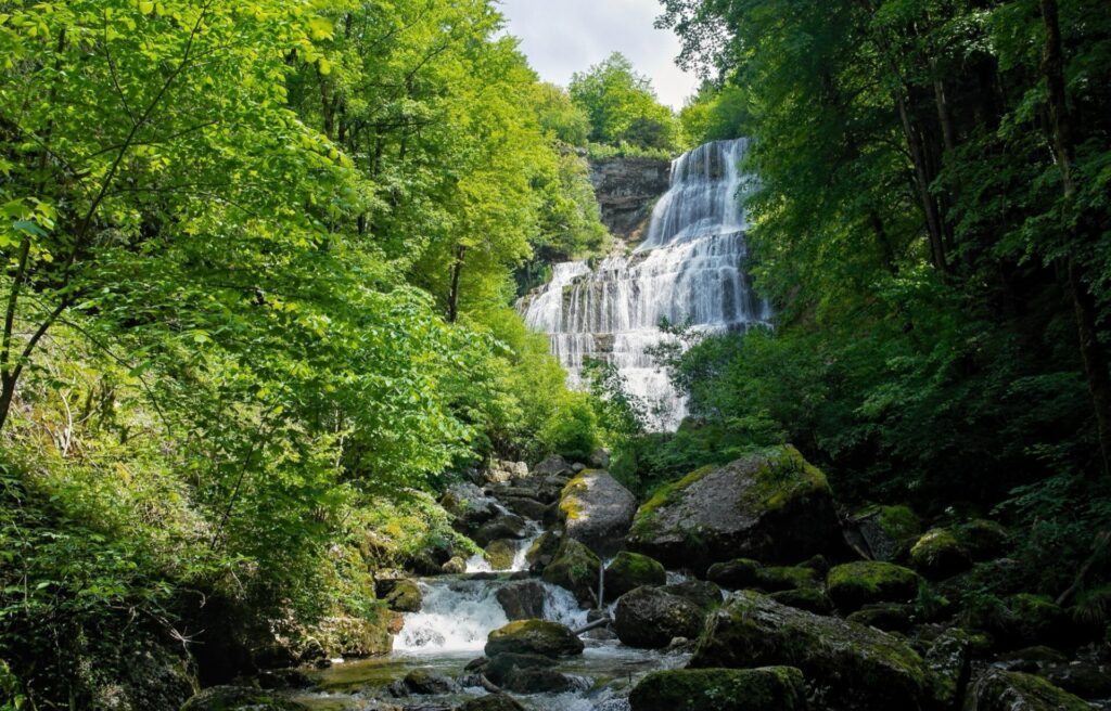 Randonnée au coeur des majestueuses Cascades du Hérisson (Jura)