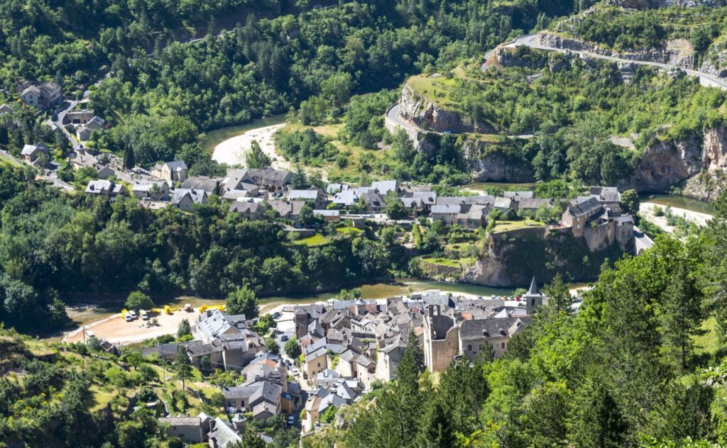 Sainte-Enimie, village historique sur les Gorges du Tarn, autour de Mende