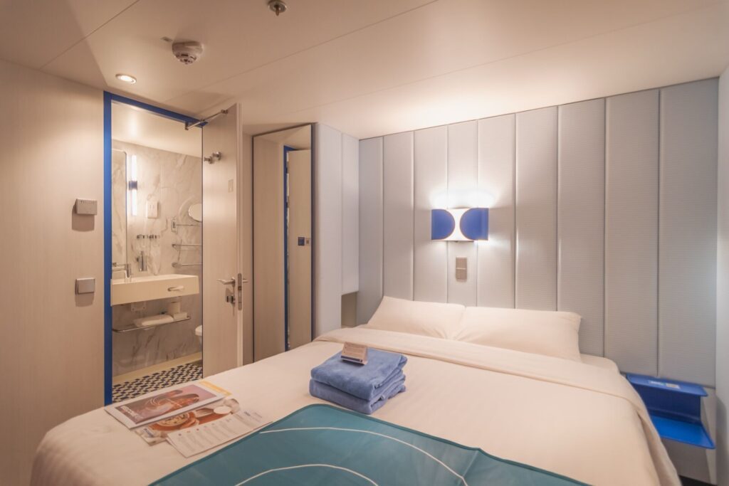 Cabine intérieure du bateau de croisière Costa Toscana