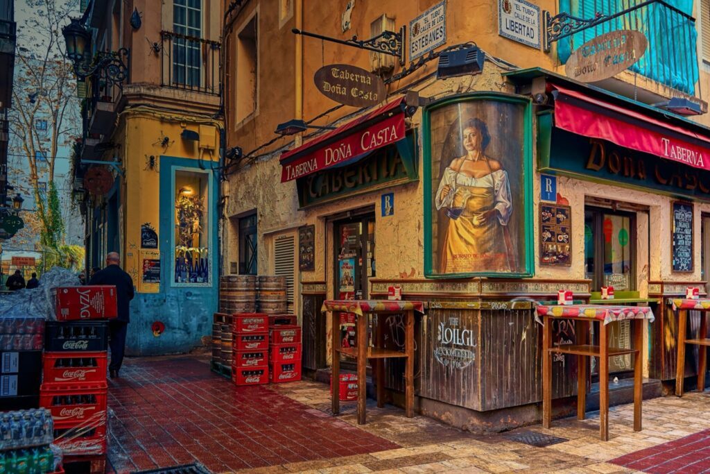 Ruelle étroite du quartier El Tubo, Saragosse