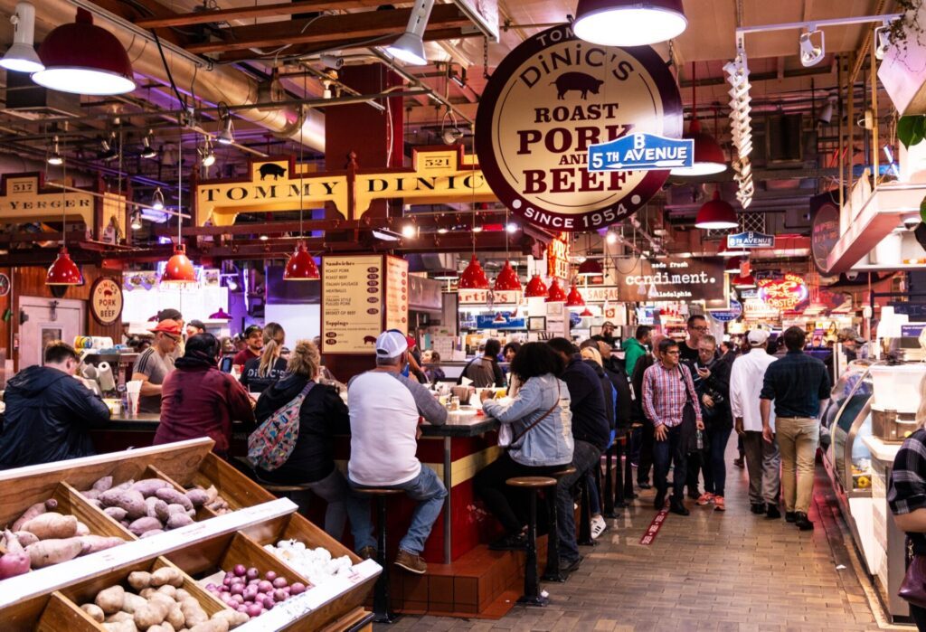 La halle couverte Reading Terminal Market de Philadelphie