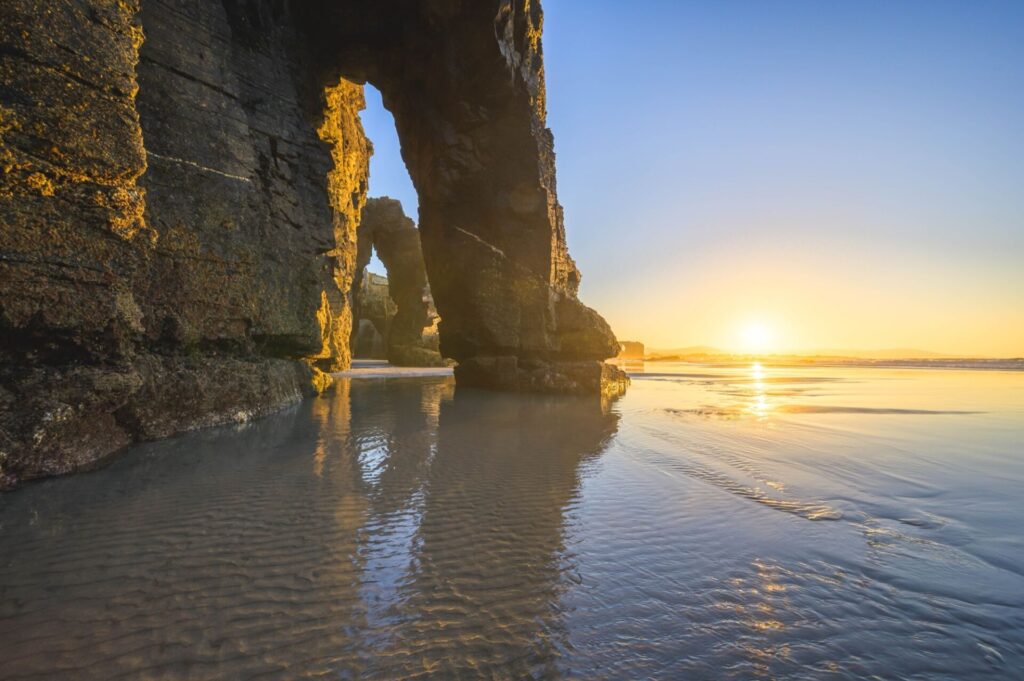 La Plage des Cathédrales (Playa de las Catedrales) dans le nord de l'Espagne