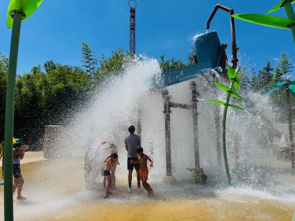 Aire de jeux aquatique Exotic Island à Walibi Rhone-Alpes