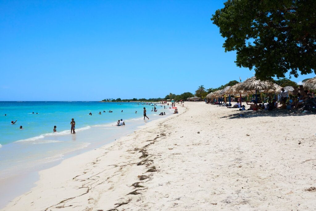 Belle journée à Playa Ancón près de Trinidad, Cuba
