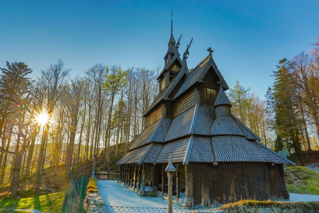église en bois de Fantoft, vers Bergen (Norvège)