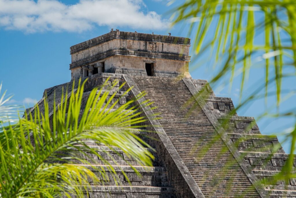 La pyramide de Kukulcán sur le site archéologique de Chichén Itzá au Yucatán