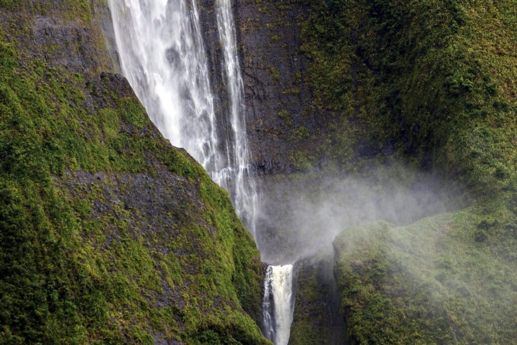 Randonnée à La Cascade Blanche dans le cirque de Salazie - La Réunion