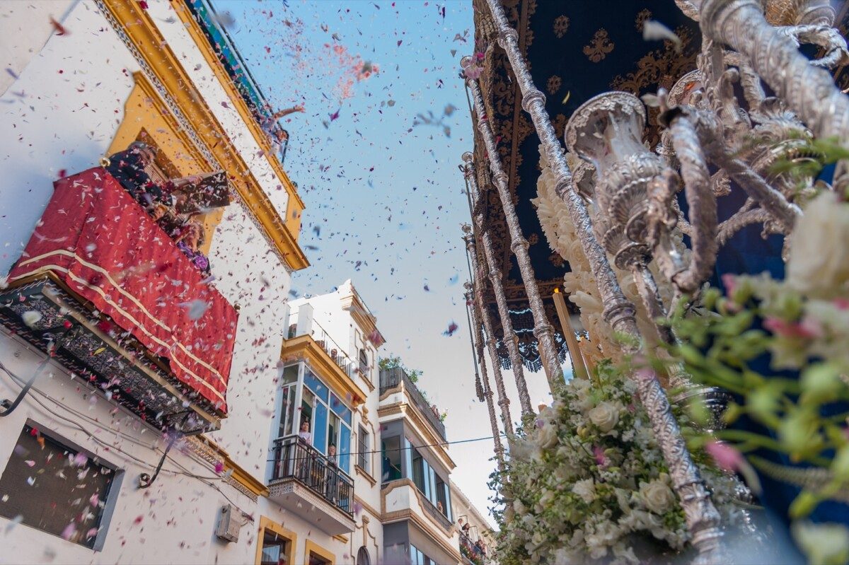 semaine-sainte-ou-semana-santa-en-espagne-a-seville